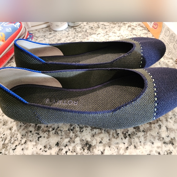 Rothy Flat Captoe Gray Navy Captoe - Picture 6 of 6